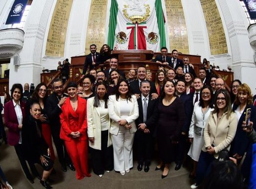 Este martes, los 16 alcaldes electos tomaron protesta ante el pleno del Congreso de la Ciudad de México, frente a la presidenta de la mesa